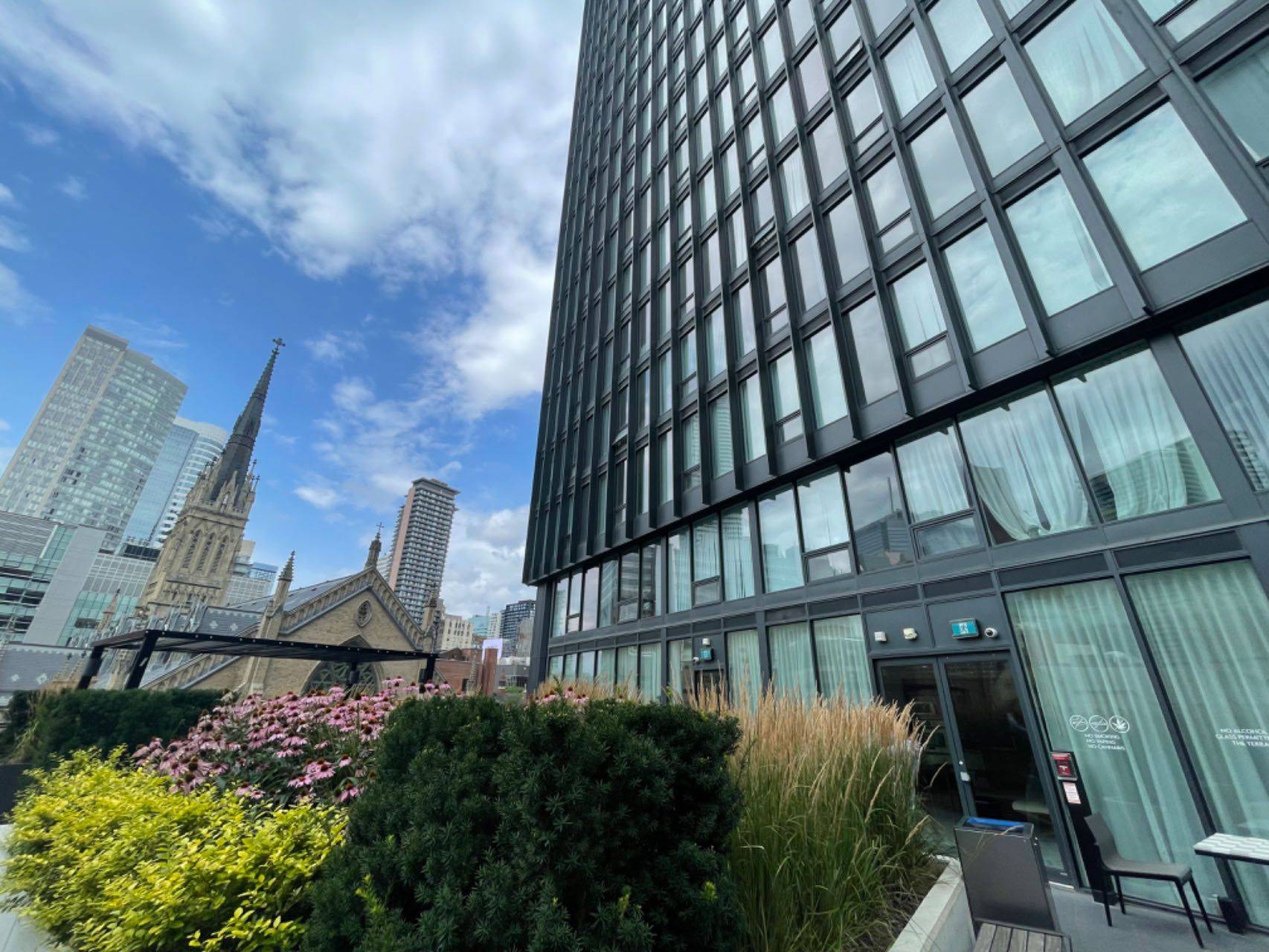 Toronto C08, ON M5B 0B7,60 Shuter ST #2808