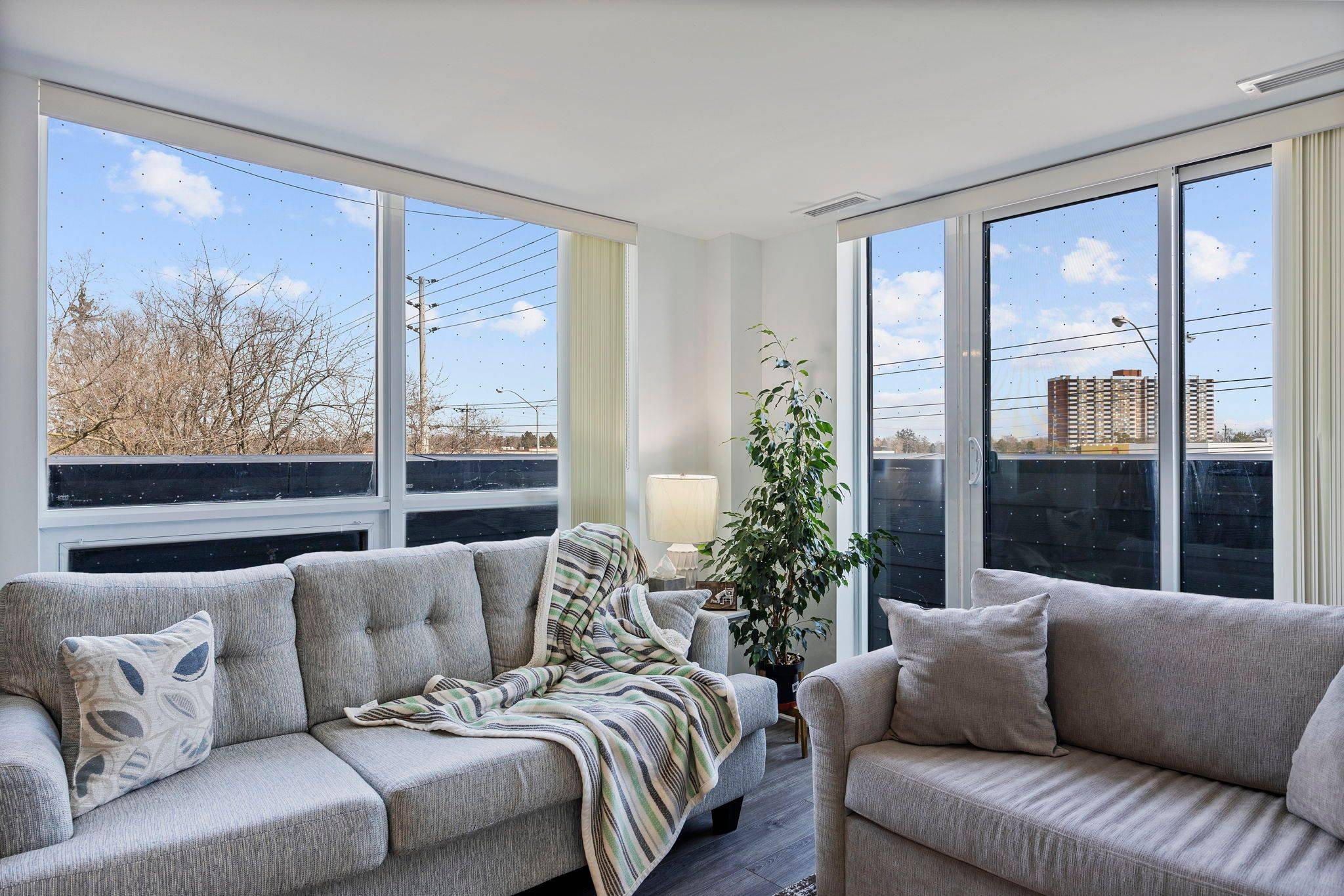 1 Falaise RD #313, Toronto E10, ON M1E 0B9