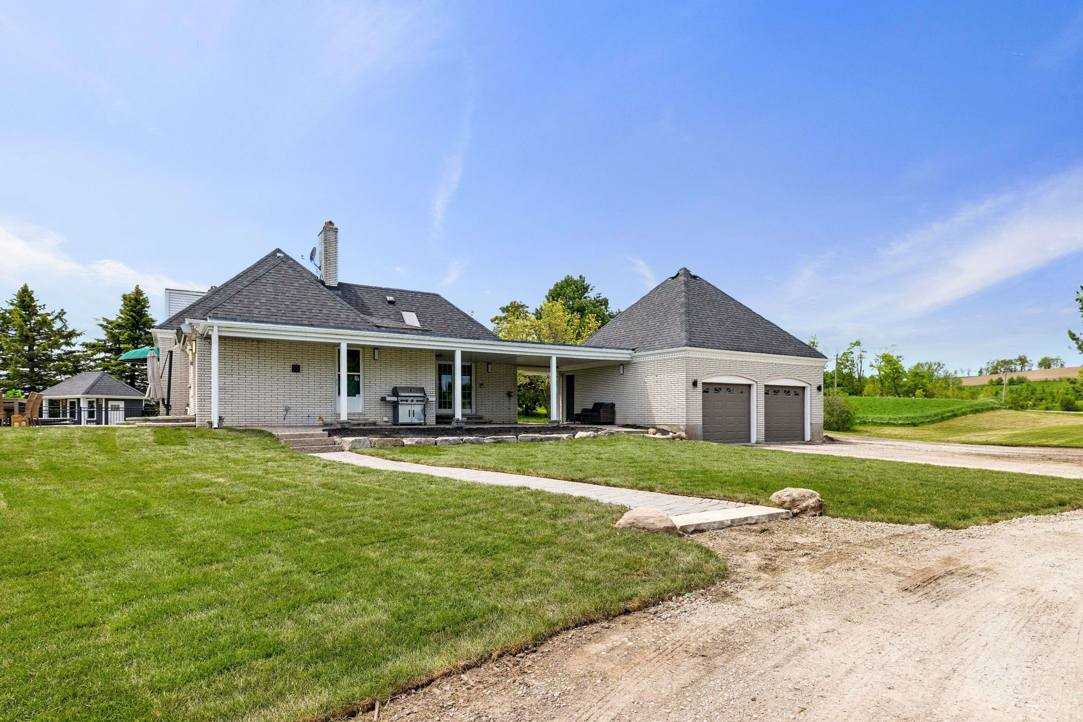 Oshawa, ON L9L 1B3,815 Coates RD W