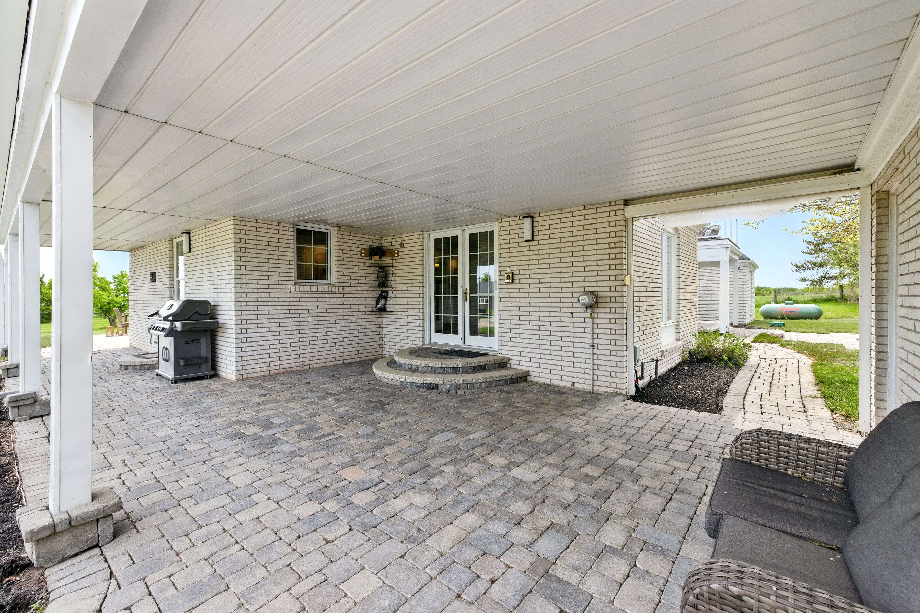 Oshawa, ON L9L 1B3,815 Coates RD W