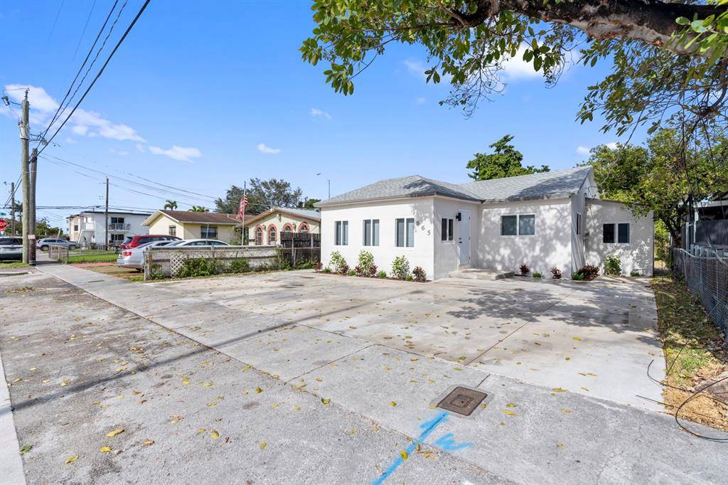 865 SE 12th St #A, Hialeah, FL 33010