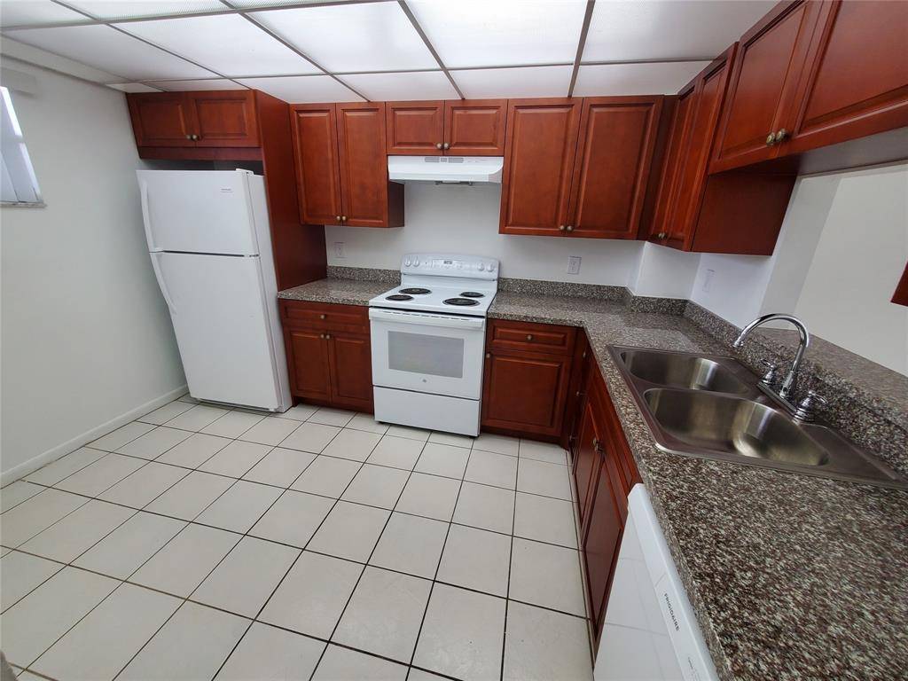 Coral Springs, FL 33071,8720 Shadow Wood Blvd #304