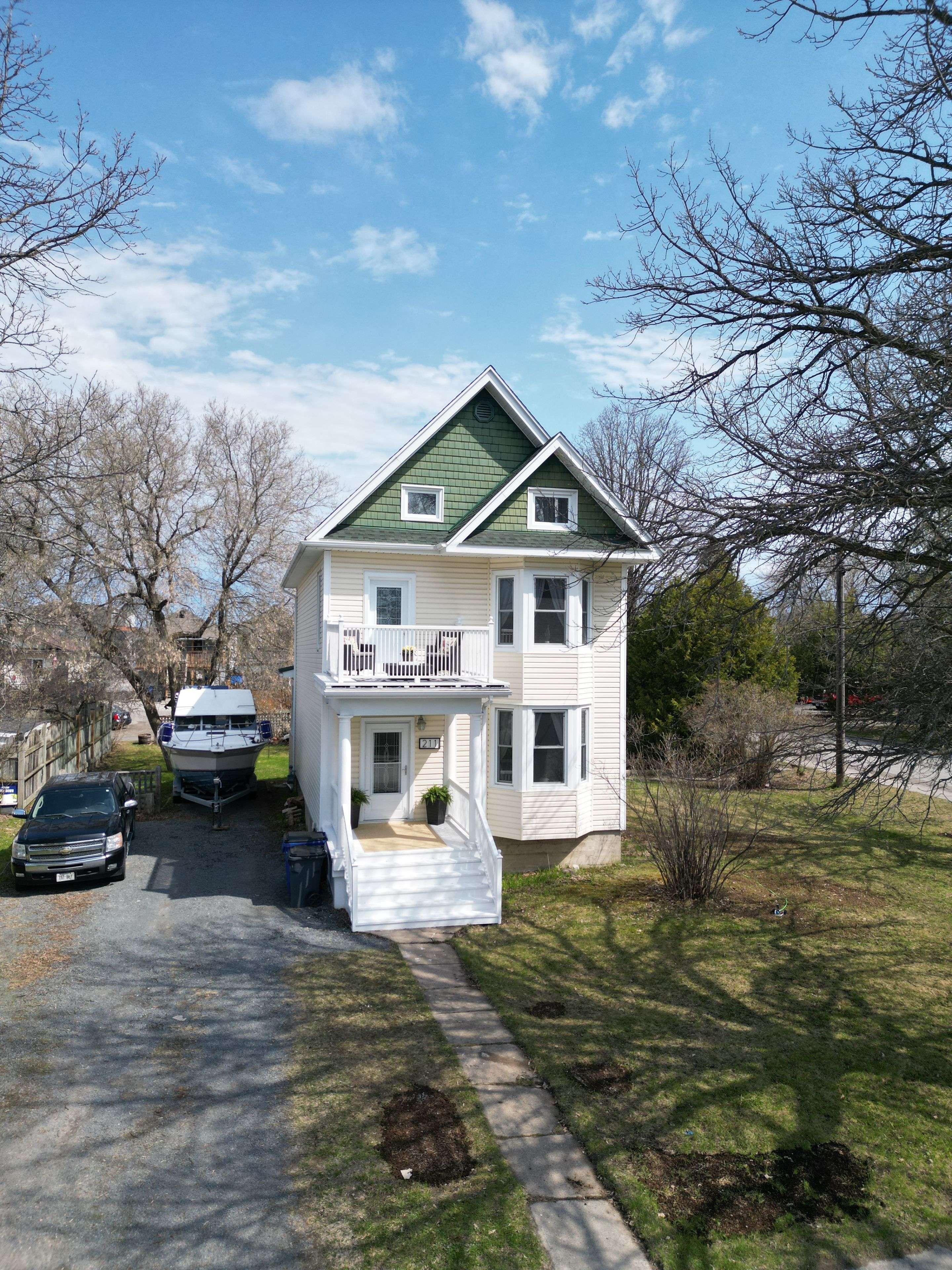 Temiskaming Shores, ON P0J 1P0,211 Farah AVE
