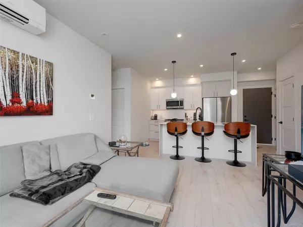 Langford, BC V9B 6Z9,947 Whirlaway Cres #304