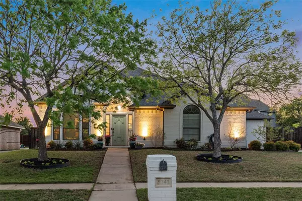 8341 Red Rose Trail, North Richland Hills, TX 76182