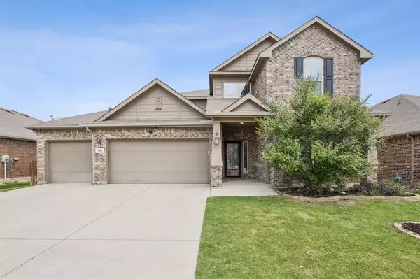 1012 Rising Moon Drive, Fort Worth, TX 76052