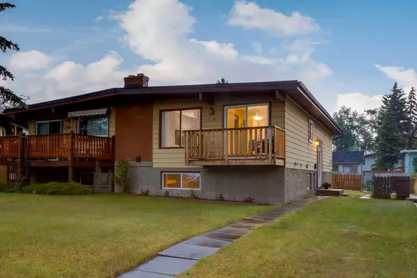 8808 6 ST SE, Calgary, AB T2H 2A9