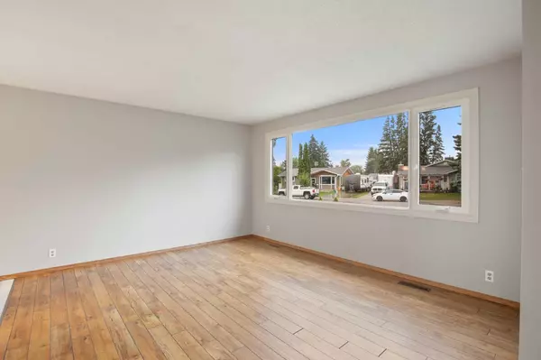 Red Deer, AB T4N 0A7,9 Standish Close