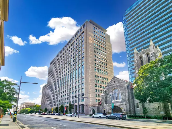 111 St Clair AVE W #1128, Toronto C02, ON M4V 1N5