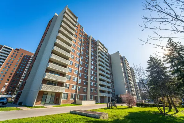10 Stonehill CT #907, Toronto E05, ON M1W 2X8