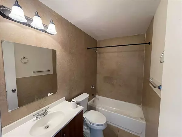 Wilton Manors, FL 33334,607 NE 29 dr #31