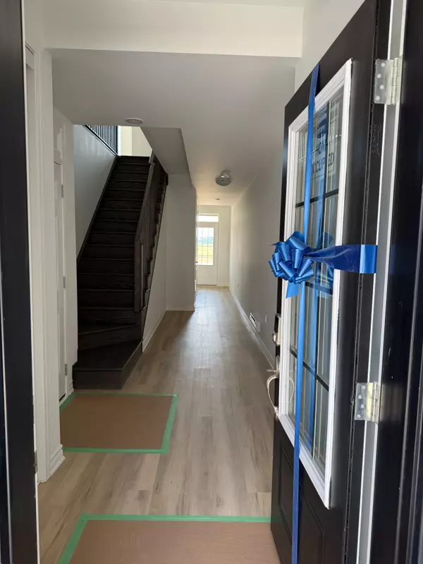 Barrie, ON L9J 0G5,26 Pearen LN