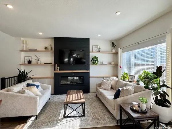238 Stilling UNION, Saskatoon, SK S7V 0V3