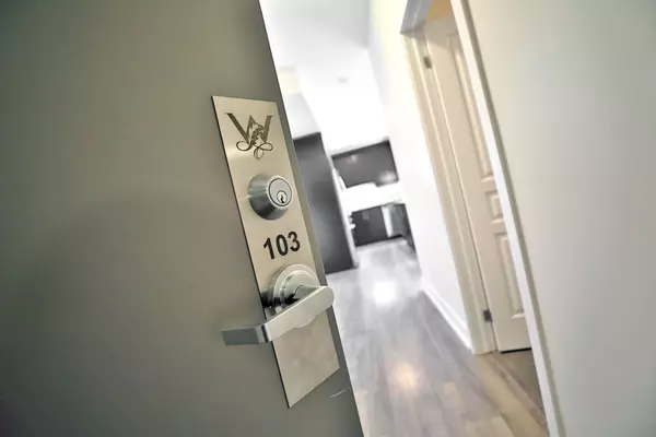 Oakville, ON L6K 0H7,128 Garden DR #103