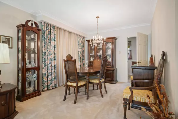 Mississauga, ON L4X 1C9,1447 Venta AVE