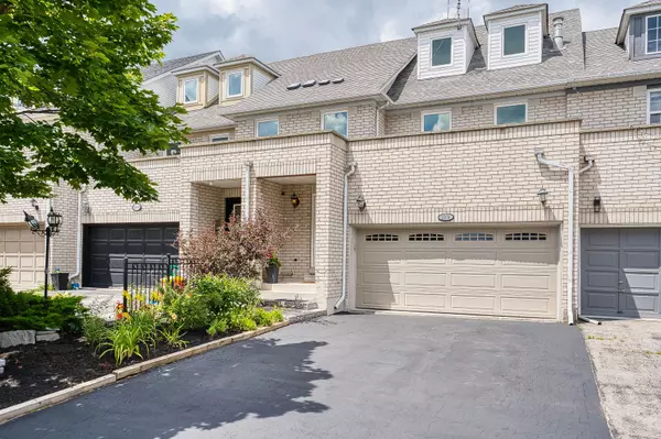 Oakville, ON L6M 3R6,2104 White Dove CIR