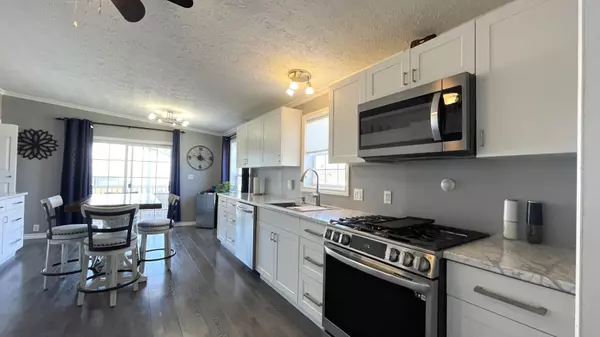 Warwick, ON N0M 2S0,598 Gold ST