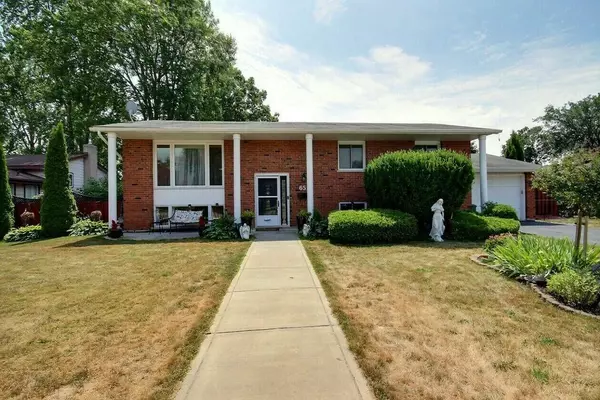65 O'Neil CRES, Quinte West, ON K8V 5Y5