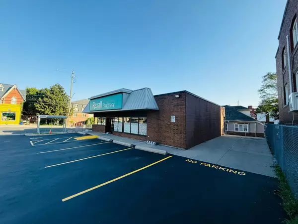 Hamilton, ON L8P 4L5,331 Dundurn ST S