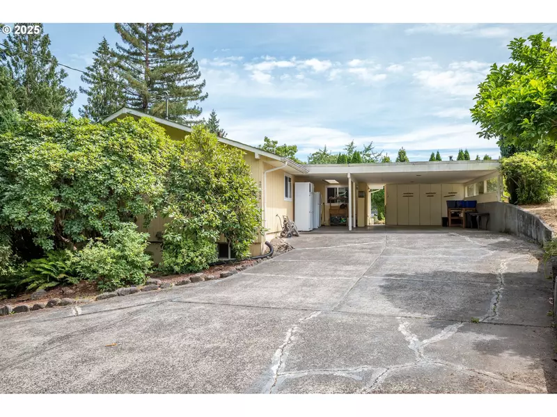 2102 BURCHAM ST, Kelso, WA 98626
