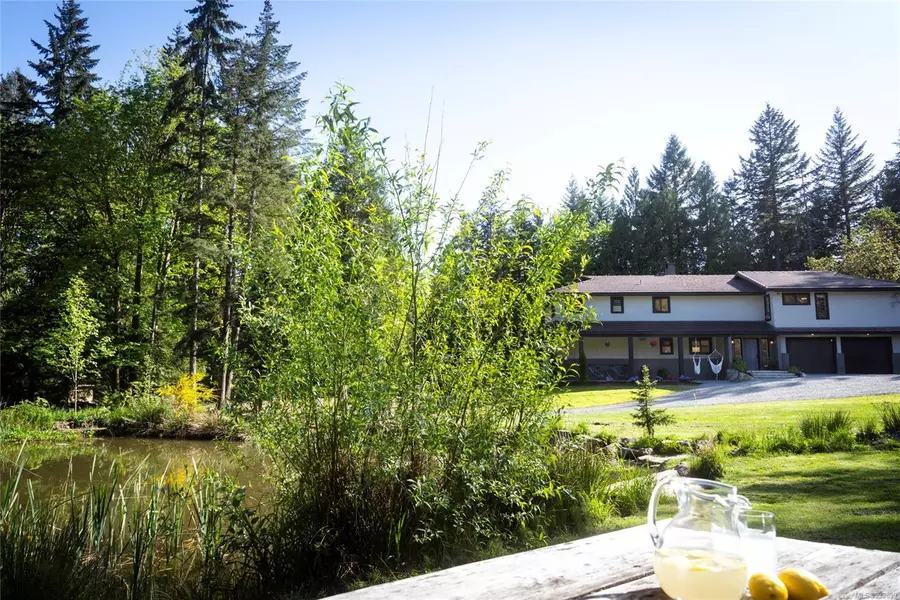 6866 Doumont Rd, Nanaimo, BC V9T 6G9