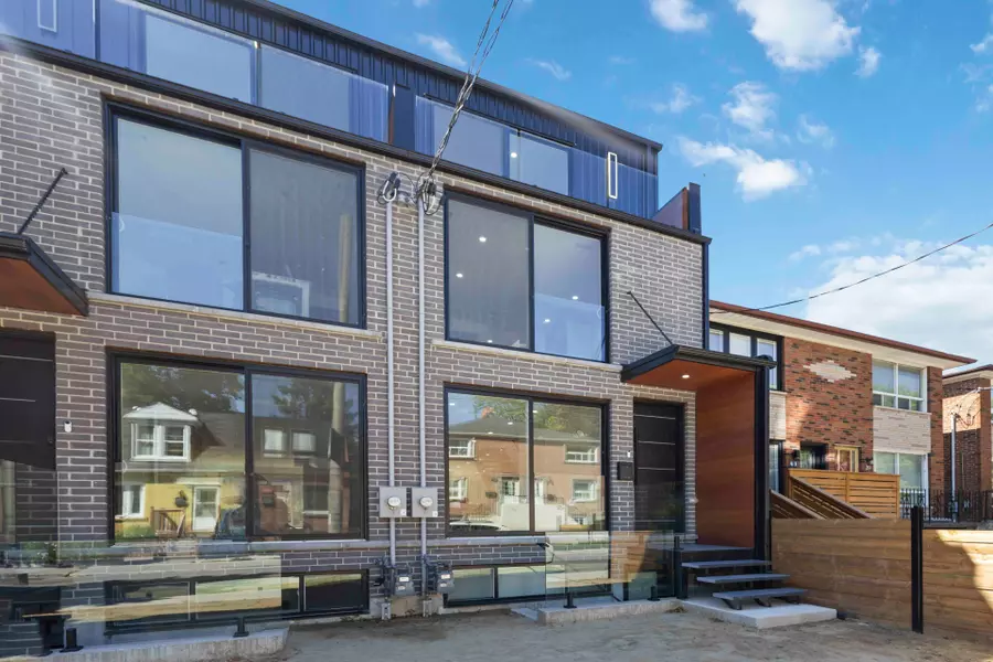 43A Cummings ST #Upper, Toronto E01, ON M4M 1M9