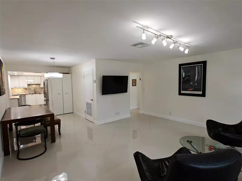 1280 SE 2nd Ct #6, Fort Lauderdale, FL 33301