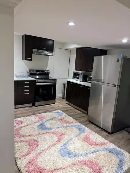 334 Hewitt CIR, Newmarket, ON L3X 2H1