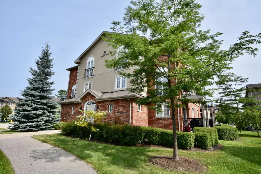 51 Ferndale DR #7, Barrie, ON L4N 5W9