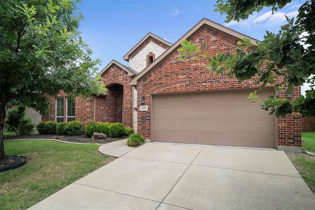 249 Ashlawn Drive, Midlothian, TX 76065