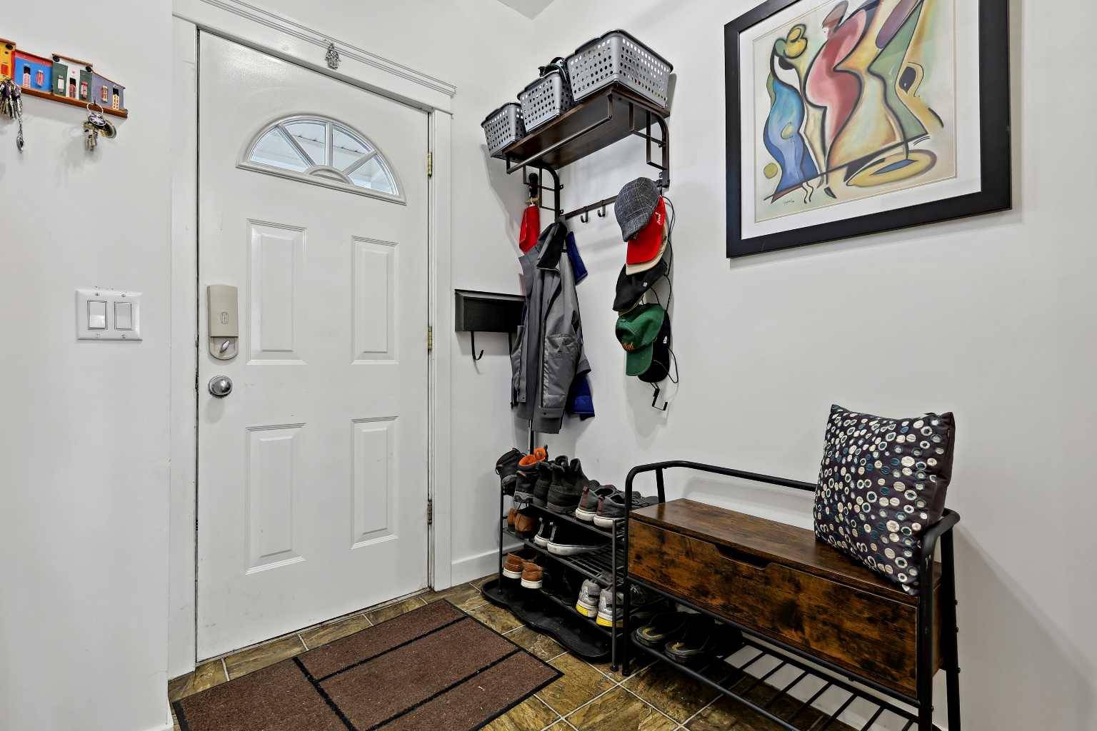 Calgary, AB t2s0e3,530 19 AVE Southwest