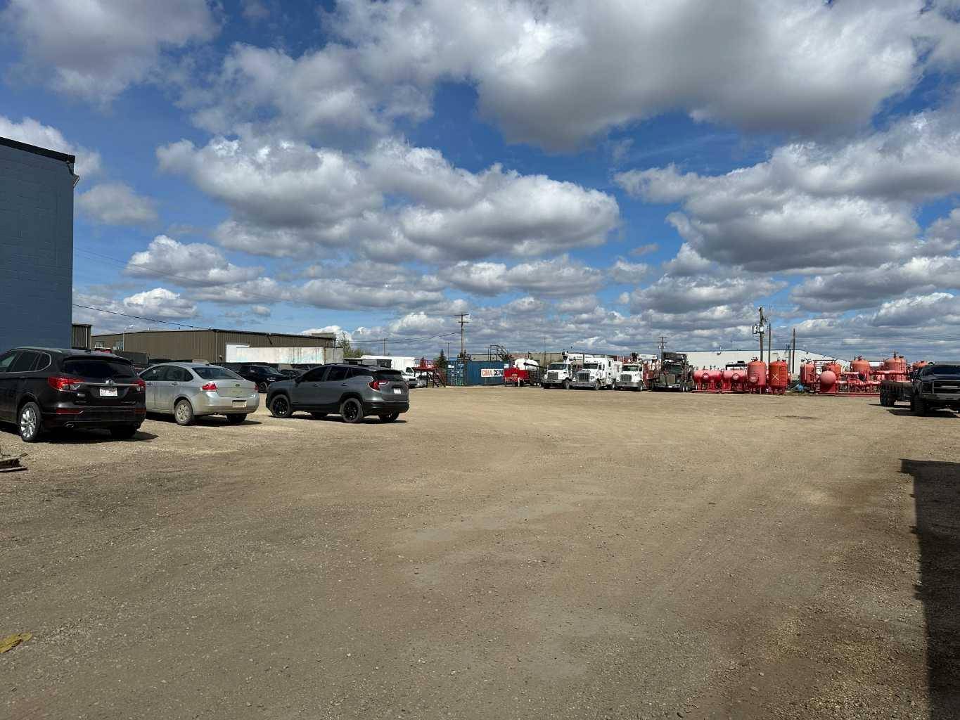 Grande Prairie, AB T8V5M4,11474 96 AVE #B