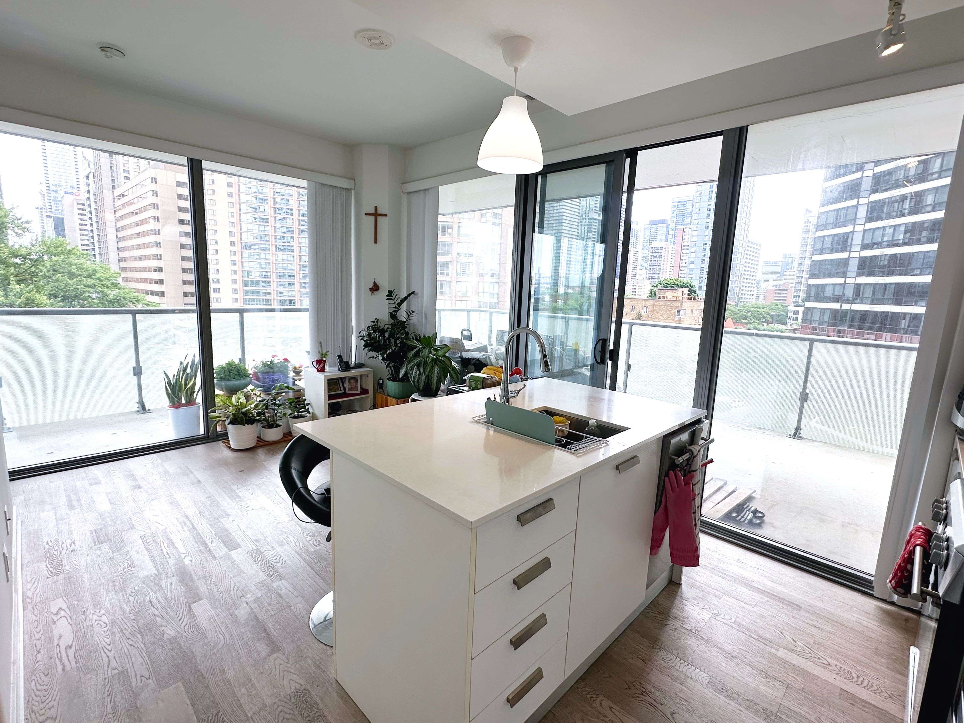 Toronto C01, ON M5S 0C5,57 St Joseph ST #722