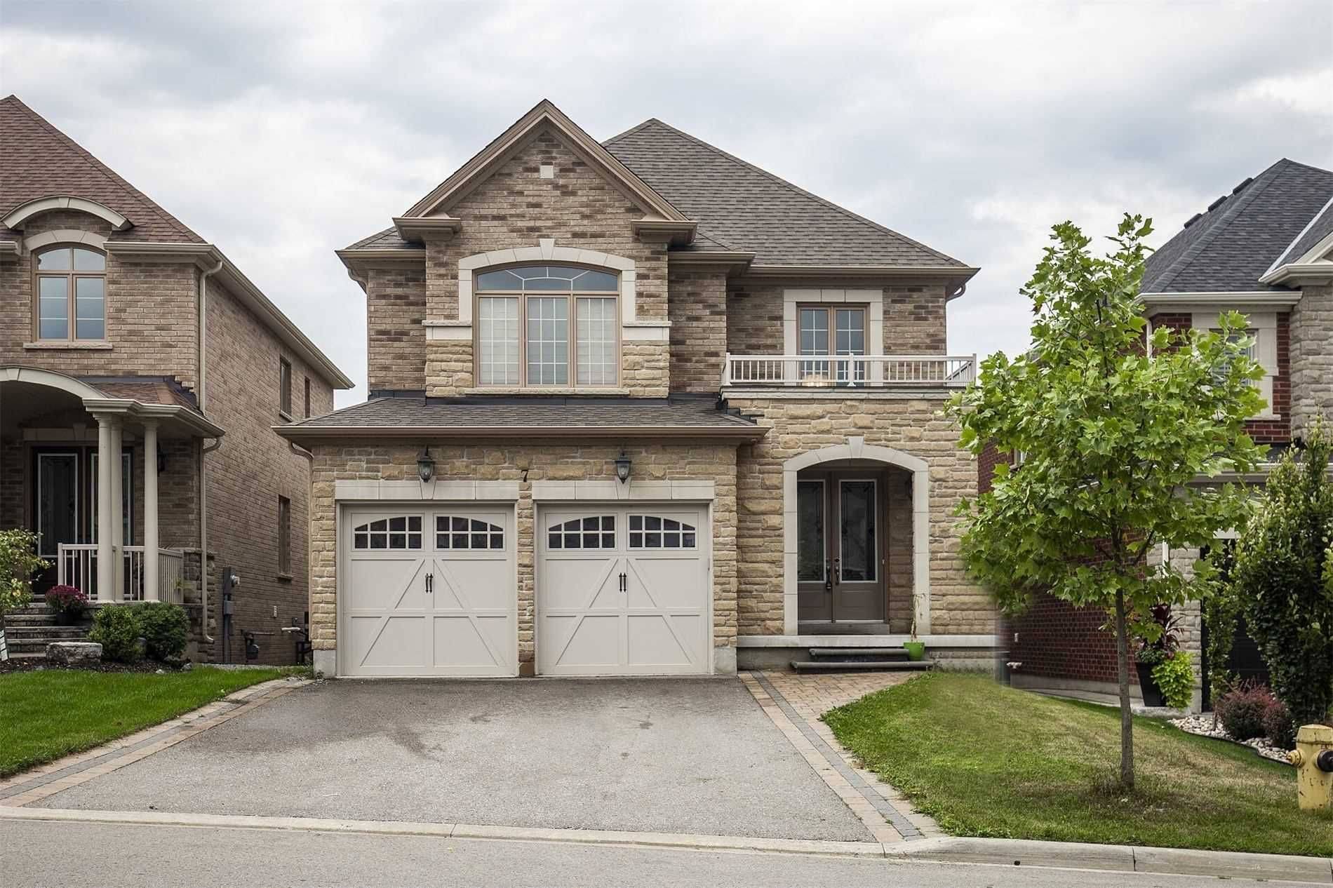 7 Glengowan ST, Whitby, ON L1R 0K8