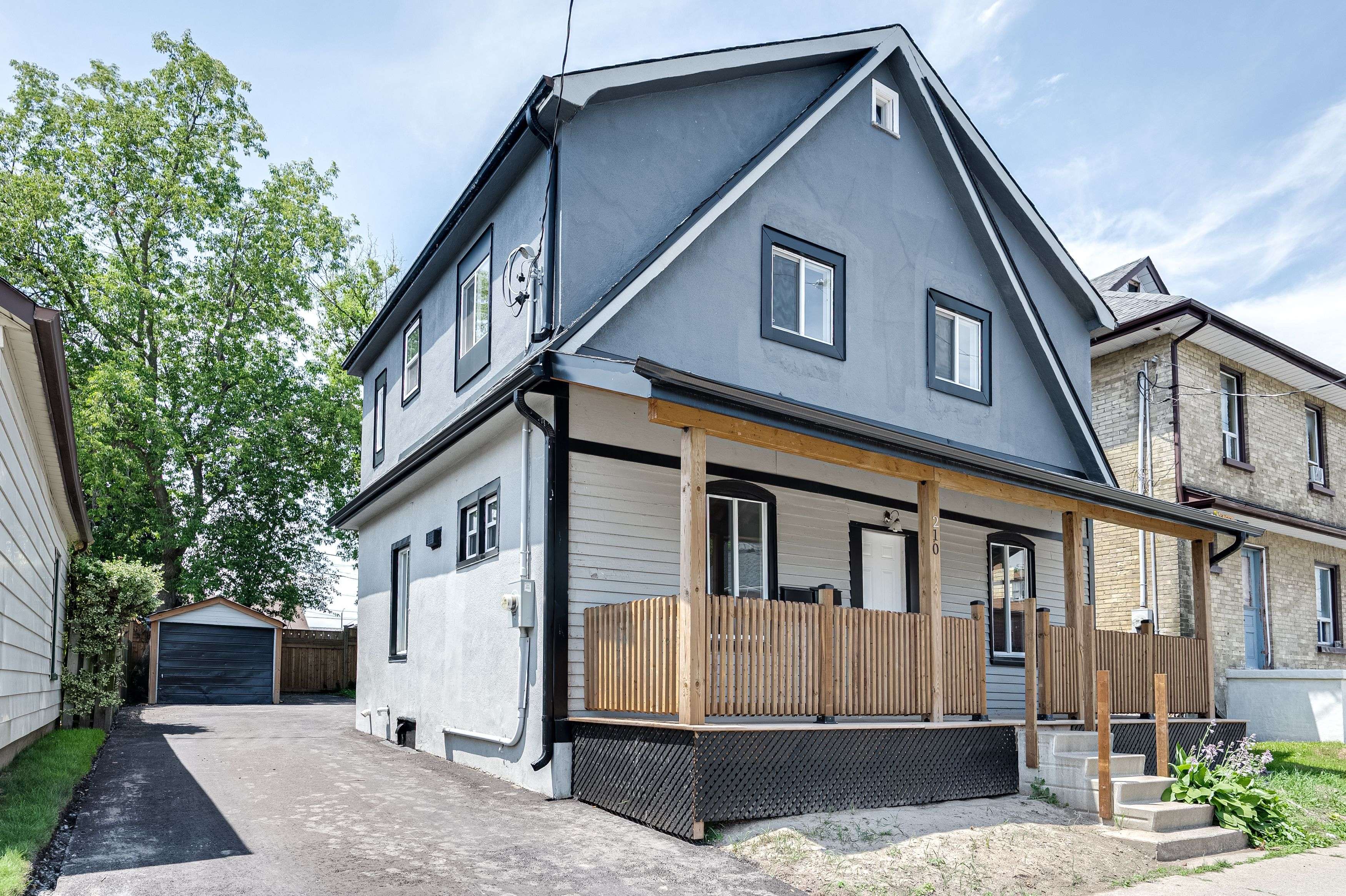 Oshawa, ON L1H 4R5,210 Albert ST