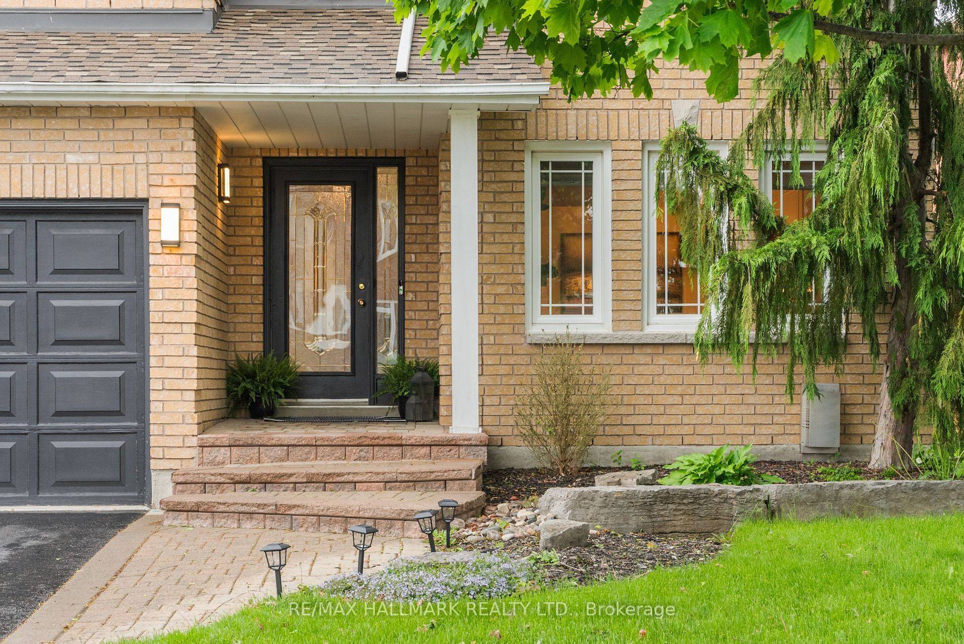 Whitby, ON L1R 2H5,12 Donald Wilson ST