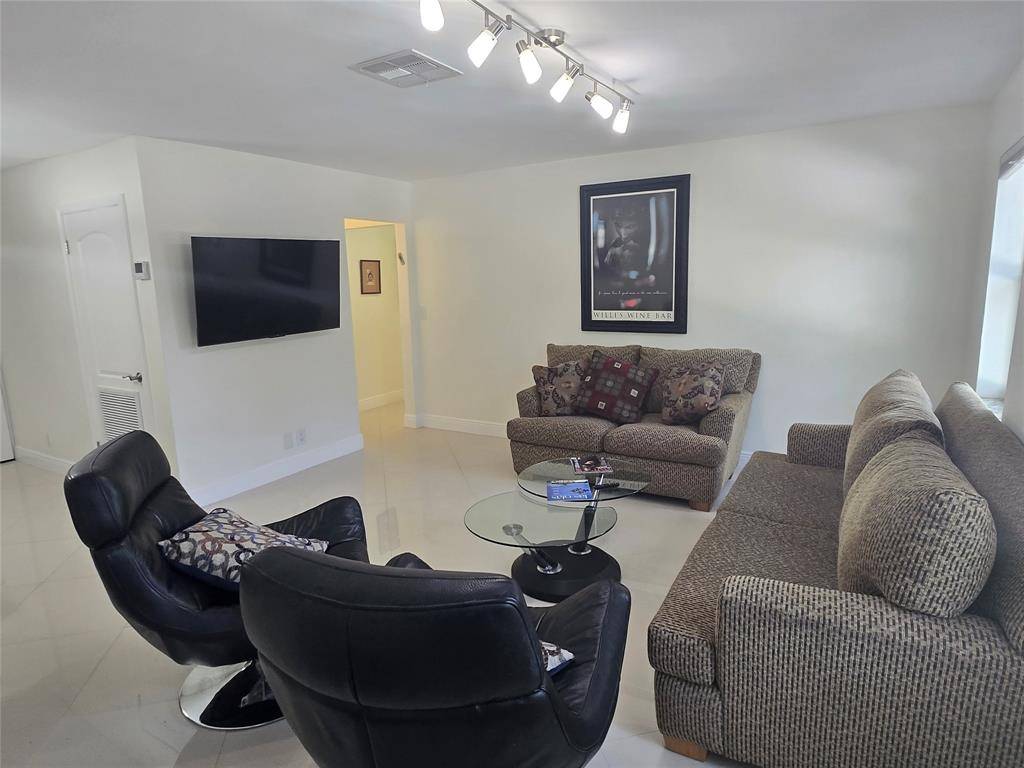 Fort Lauderdale, FL 33301,1280 SE 2nd Ct #6