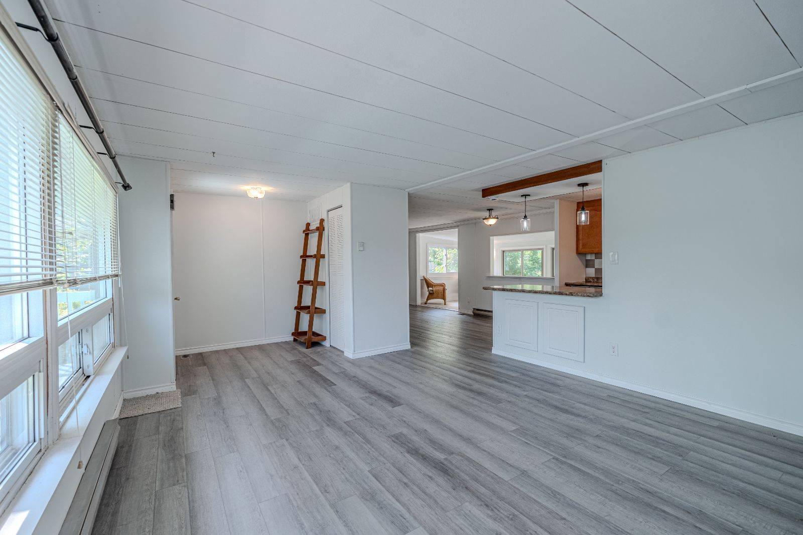 Innisfil, ON L9S 1N5,85 Hawthorne DR