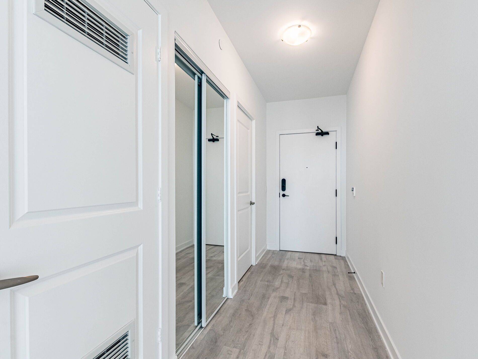 Mississauga, ON L5M 0Z7,4655 Metcalfe AVE #1604B