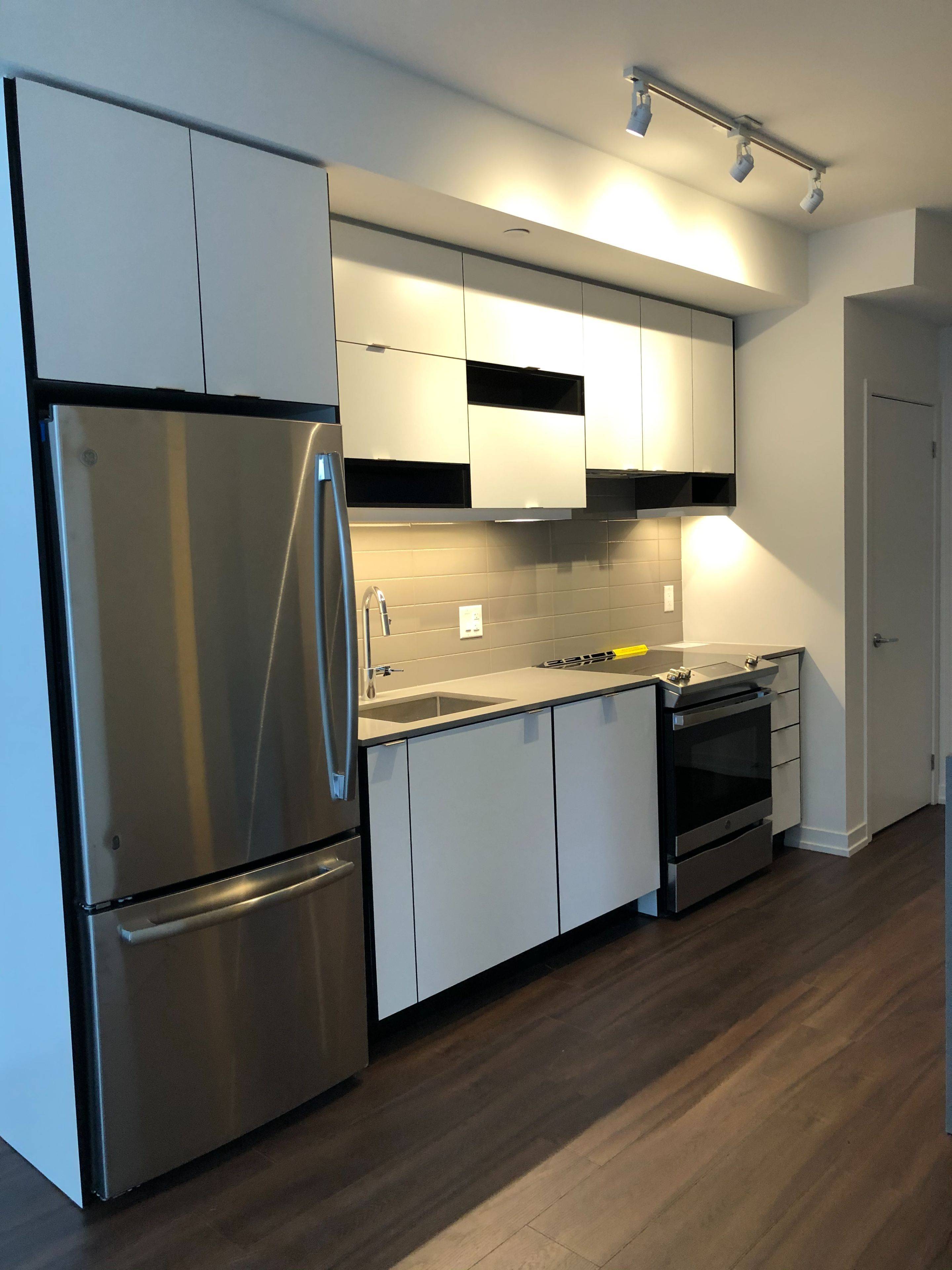 Mississauga, ON L5B 0L4,4065 Confederation Pkwy #1402
