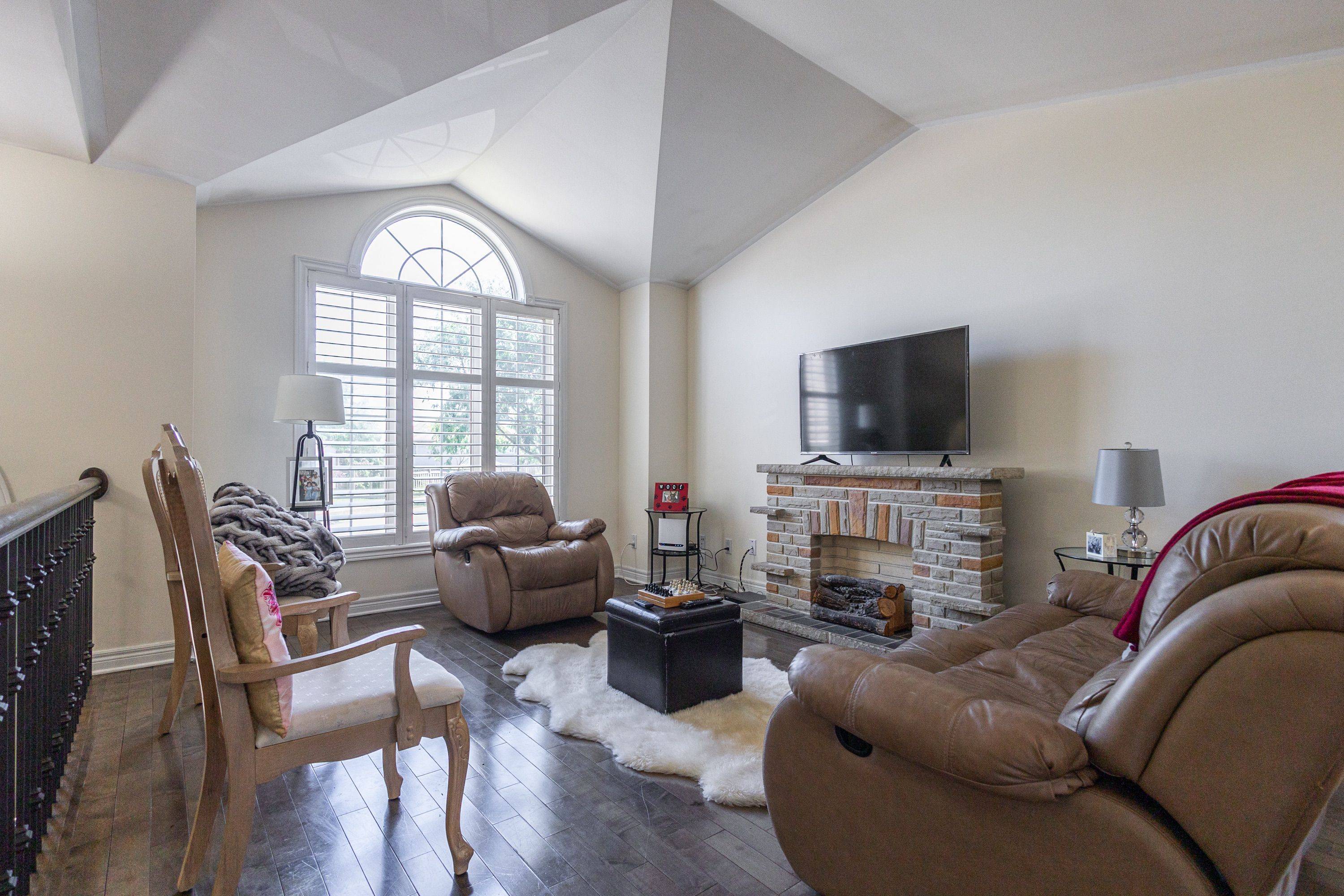 Niagara Falls, ON L2H 3K5,8207 Beaver Glen DR