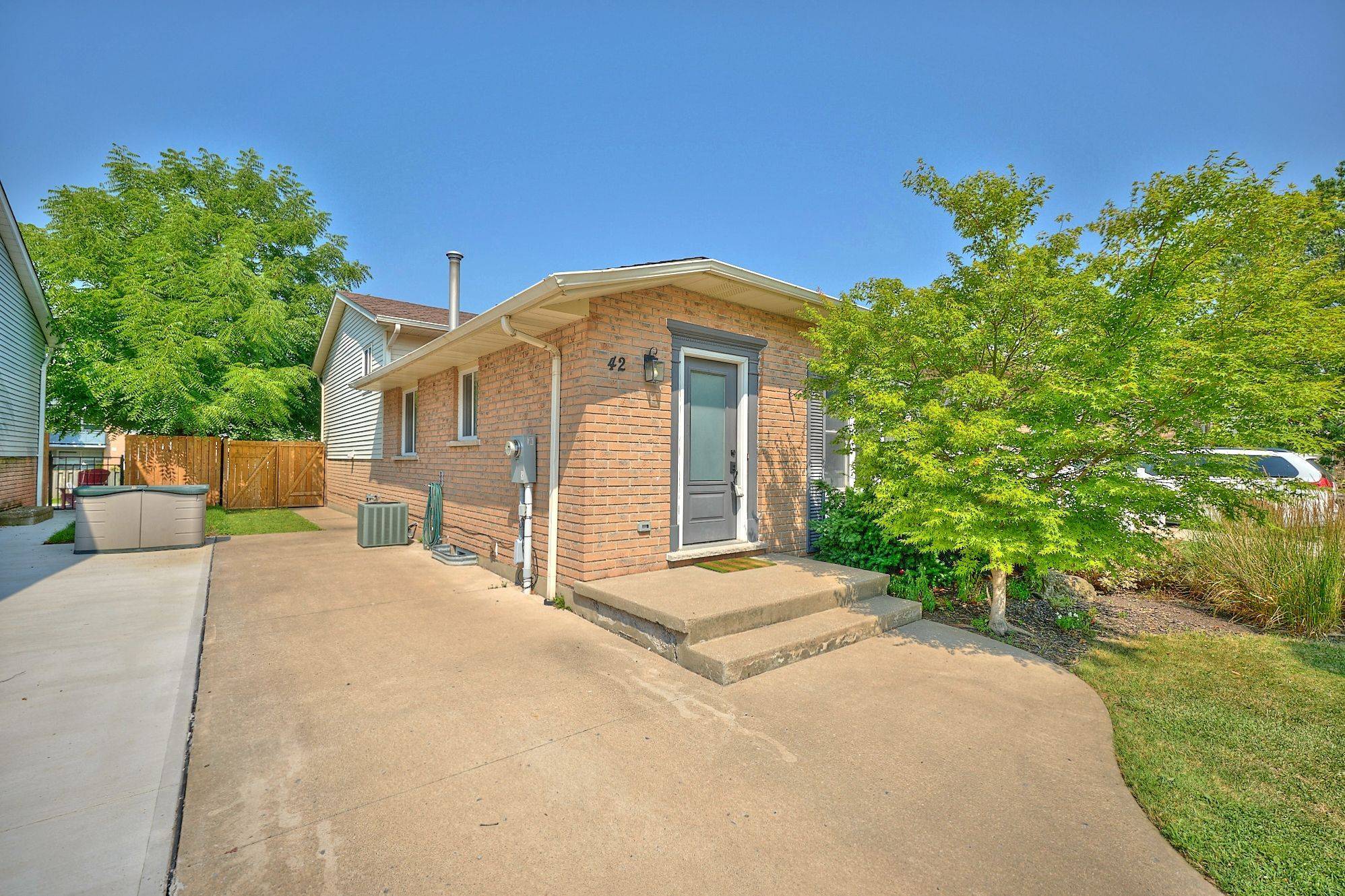 St. Catharines, ON L2S 3C6,42 Vintage CRES