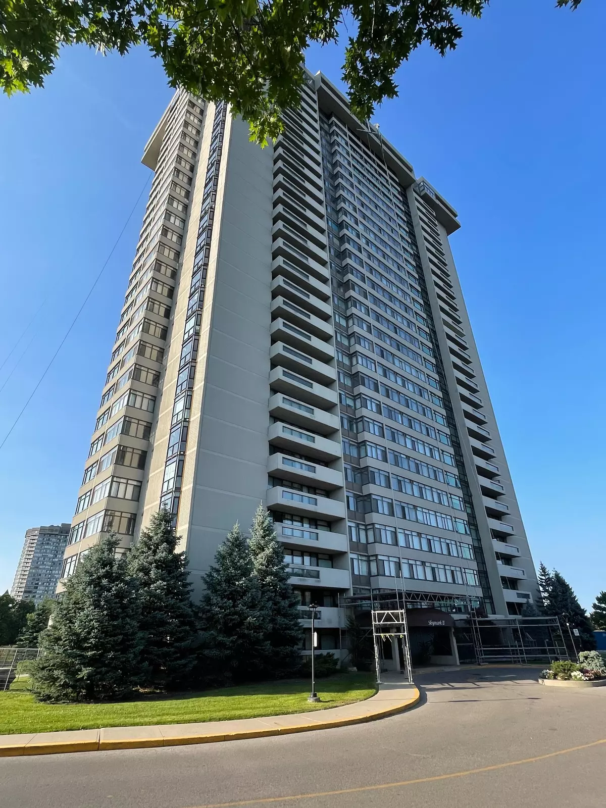 Toronto C15, ON M2J 4X9,1555 Finch AVE E #2207