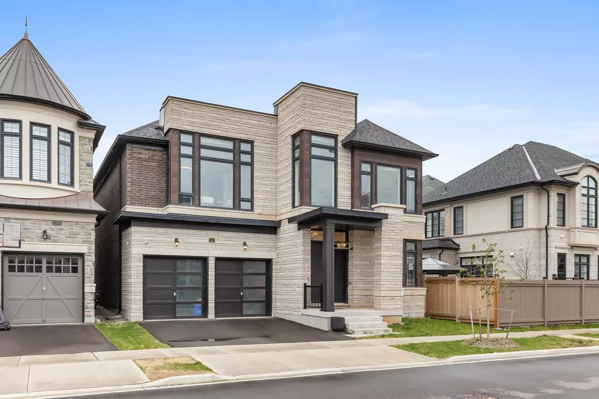 Oakville, ON L6M 5M5,1217 Ironbridge RD