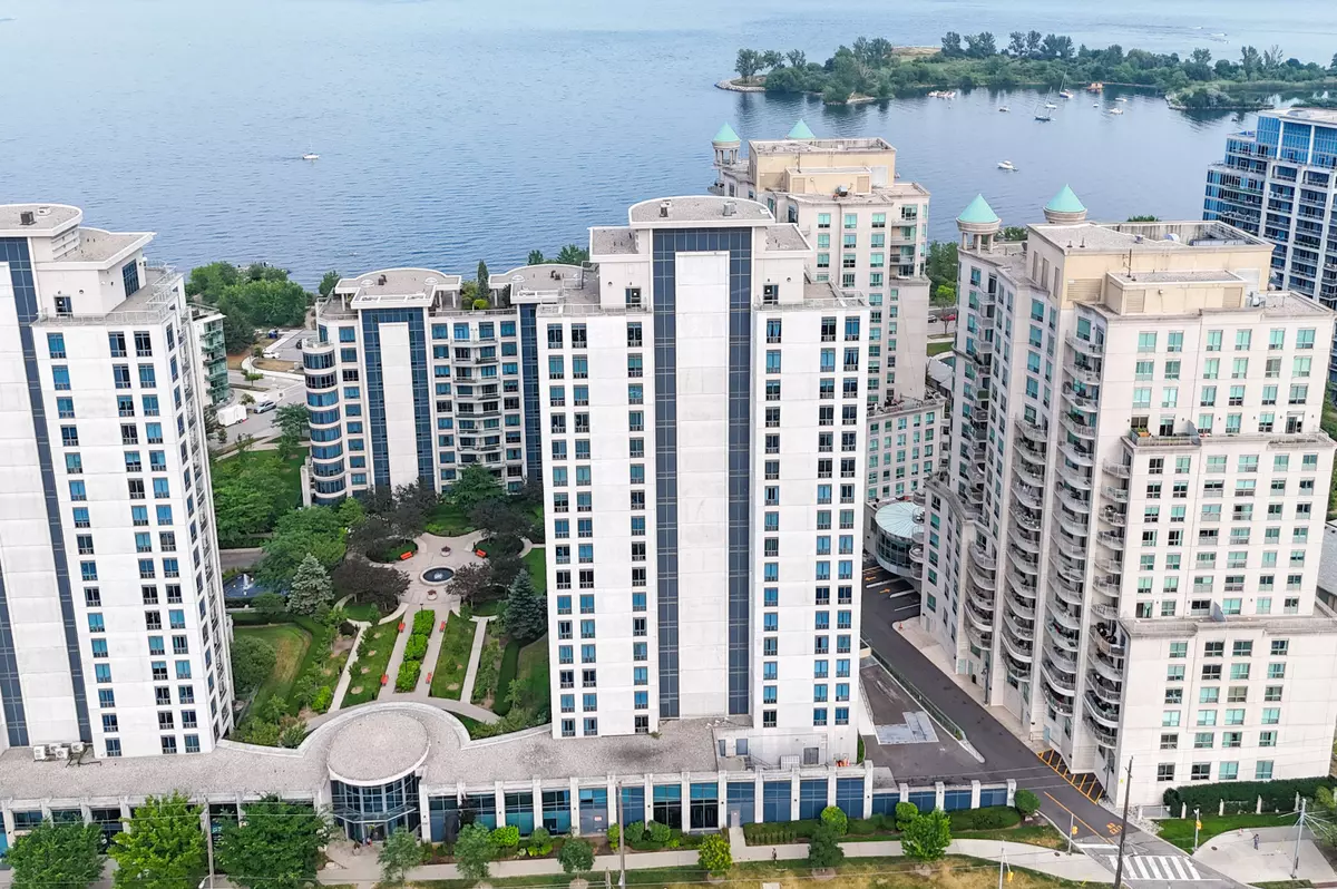 Toronto W06, ON M8V 4G3,2087 Lake Shore BLVD W #802