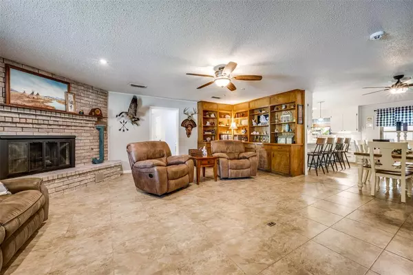 Bowie, TX 76230,901 E Greenwood Avenue
