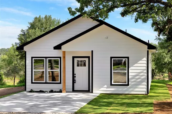 Mineral Wells, TX 76067,817 SW 28th Street
