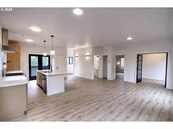 Portland, OR 97202,1404 SE FRANKLIN ST