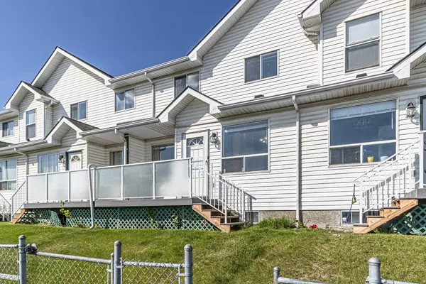 Calgary, AB T3K4L7,165 Sandpiper LN NW