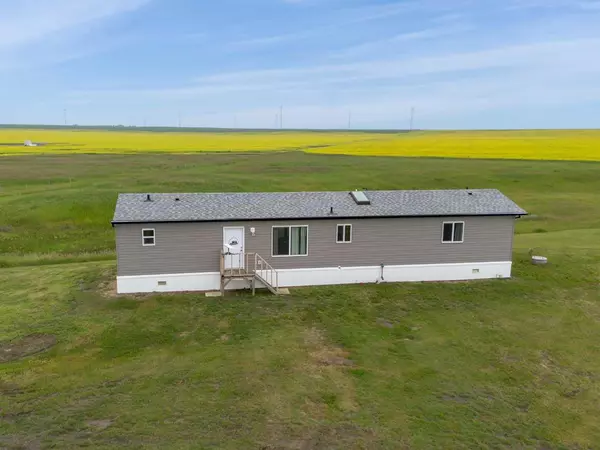 335044 Range Road 244, Rural Kneehill County, AB T0M 2C0